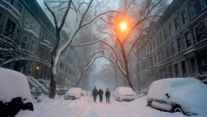 Kvôli počasiu zomrelo 19 ľudí, sneh paralyzoval New York