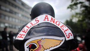 Polícia rozbehla zásah proti motorkárom Hells Angels: 1 200 policajtov prehľadáva desiatky objektov