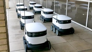 Náhľad do budúcnosti: Vo Veľkej Británii roznášajú objednaný tovar roboty