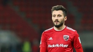 St. Pauli prepustilo hráča pre kontroverzné politické názory