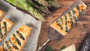 Rýchla večera, či pohostenie pre návštevu: Slaný špargľový koláč si obľúbite hneď