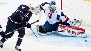 MS20: Juniori prehrali silvestrovský súboj o štvrťfinále s USA 3:9