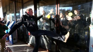 FOTOGALÉRIA: Peklo v Rusku spôsobila násilná smrť chlapca (†25)