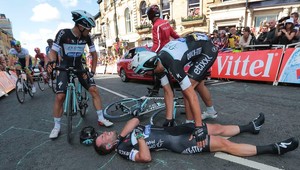 Cavendish sa ospravedlnil za pád Gerransovi. Na Tour končí!