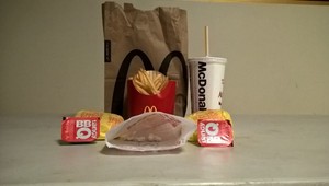 Manažér McDonaldu ponúkal k jedlu špeciálnu prílohu, kokaín