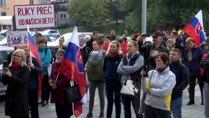 Skupina ľudí urážala odborníkov na sympóziu v Čadci. Podľa Lengvarského by už pomýlení ľudia mali prestať