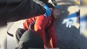 VIDEO: Hliadka našla u muža podozrivú látku. O pár sekúnd mu zachraňovali život