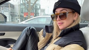 Celebrity si ju obľúbili hneď, páči sa aj vám? TOTO je najpopulárnejšia zimná bunda