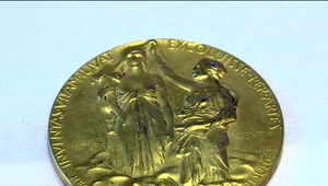 Slovensko sa dočkalo Nobelovej ceny. Priniesol ju fyzik, ktorý mení pohľad na základné fyzikálne jednotky