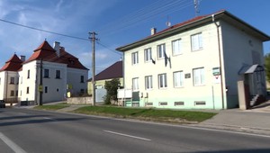 Hliadka zastavila opitého vodiča. Počas dokumentovania im z policajnej stanice ale utiekol