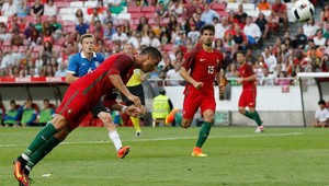 Bezgólový Ronaldo má viac striel ako 9 krajín na ME