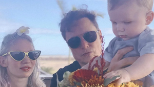 Tri mesiace po rozchode s Muskom šokuje speváčka tehotenským bruškom!