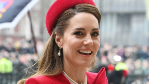 Elegantný drdol v sekunde: S trikom Kate Middleton nepotrebujete spony ani gumičky