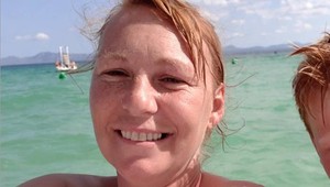 Matka troch detí si dala upraviť obočie: Keď uvidela výsledok, skolabovala