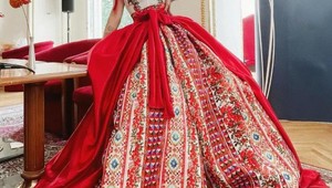 Celebrity v pestrofarebných outfitoch sa predbiehali, ktorá z nich bude naj: Táto Slovenka vyzerala ako bohyňa!