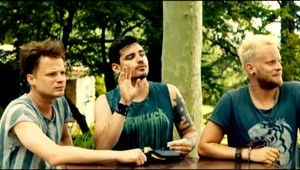 Idoly dievčat sa objavia v komédii Prázdniny v Provance