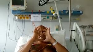 Bývalý hasič skolaboval pri bazéne, plavčíci sa nevzdali a zachránili mu život