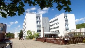 V Karlovej Vsi sú bez röntgenu, pacientov posielajú na Kramáre a do Ružinova