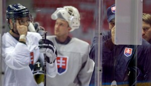 Trénerovi Vůjtkovi bolo počas prvého tréningu chladno