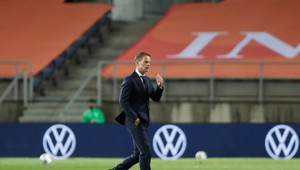 Najhorší manažér histórie Premier League lídrom holandského obrodenia