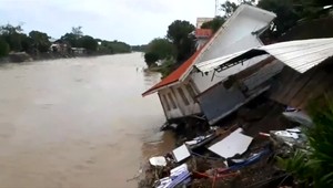 Kvôli búrke zomrelo na Filipínach 46 ľudí, tisíce ďalších čakajú na záchranu