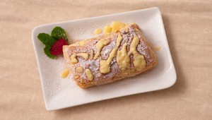 Vanilkovo-jahodové lístkové koláčiky s mascarpone a čokoládou