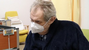 Zeman nedal na rady lekárov, zotavovať sa bude doma