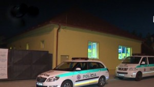 Z bytu sa ozýval hluk a krik. Muž následne vyskočil z okna