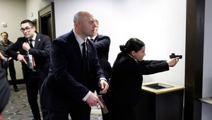 Donaldovi Trumpovi šlo opäť o život. Streľba na večeri vo Washingtone!