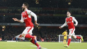 Supergól Girouda zadovkou! Hodil rukavicu ospevovanému Mchitarjanovi