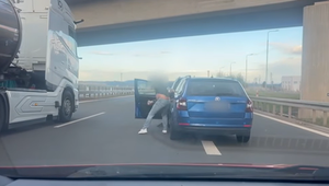 Agresor z českej diaľnice mal útočiť už v minulosti: V ohrozenom aute boli tiež deti