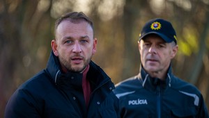 Minister vnútra odmieta kritiku nákupu "herných" počítačov. Podľa neho nie sú predražené