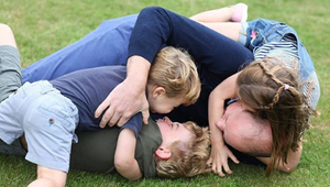 Deti Williama a Kate si získali srdcia všetkých rozkošnými hláskami! TOTO sa spýtali slávneho vedca!