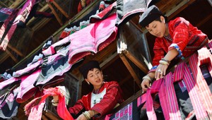 Neobvyklá tradícia čínskeho kmeňa Jao: Festival sušenia bielizne