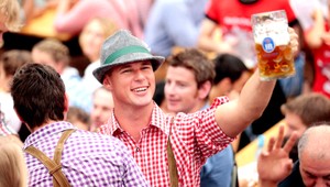 Pivné brucho je mýtus! Môže zaň zajedanie zlatého moku