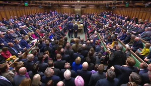 EP prijal opatrenia na stlmenie tvrdého brexitu. Medzi europoslancami prebehla ostrá výmena názorov