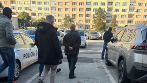 Košického policajta obvinili zo zabitia zadržaného človeka, ktorý zomrel po prevoze do nemocnice