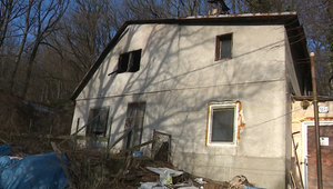 Prípad z domu pri Svätom Jure má pokračovanie, polícia obvinila 31-ročného muža z vraždy