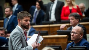 Opozícia pozýva na najväčší protest: Znásilnili legislatívny proces, my však nikam neodchádzame