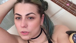 Ako dnes vyzerá žena, ktorá sa 7 rokov neholila? Takto sa predviedla na svojej svadbe!