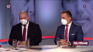 Mali by dostať zaočkovaní v nemocniciach prednosť? Odpovedajú Erik Tomáš (Hlas-SD) a Peter Pčolinský (Sme rodina)