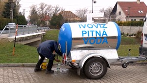 Obyvatelia dedín, v ktorých vo vode našli fekálne baktérie, už nemusia vláčiť vodu z cisterny