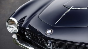 Chcete dnes vidieť niečo skutočne krásne? Pozrite si toto BMW 507