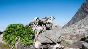 Horor v Himalájach: Po náhlom roztopení jazera sa v ňom našlo 800 ľudských kostier