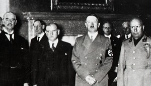 Mníchovská dohoda - ako ju vnímali Briti a prečo chceli Hitlerovi uveriť