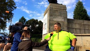 Obézny Američan cestuje bicyklom naprieč krajinou, kvôli žene