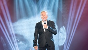 TAKTO si Karel Gott vyberal milenky z publika! Neraz mu rodičia núkali svoje dcéry!