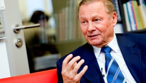 Bývalý prezident pokrstil svoju novú knihu. Sú v nej výnimočné fotografie