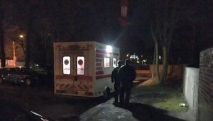 Muž vyskočil z okna policajnej budovy, je to známa firma