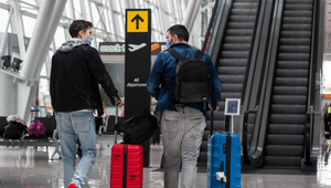 Cestujete lietadlom? Čoskoro si budete môcť so sebou zobrať  viac tekutín